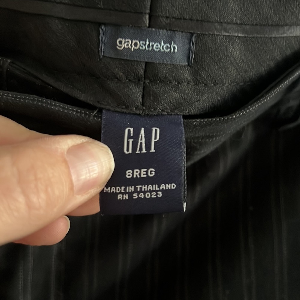 Gap - Picture 4 of 4